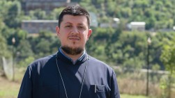 Пост может превратиться в привычку, молитва — в формальность, а жертва — в самообман, если сердце человека не изменится — отец Хетум