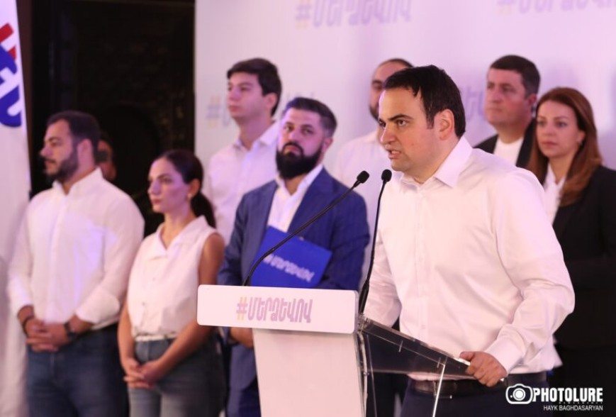 Members of the “Our Way” movement register party “Strong Armenia”
