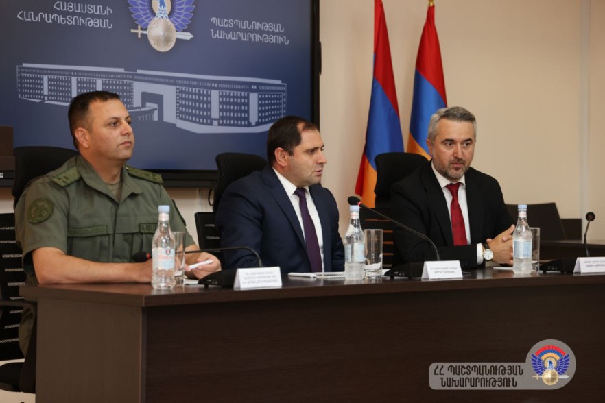 Պապիկյանը զինված ուժերի զարգացման հեռանկարներն է ներկայացրել
