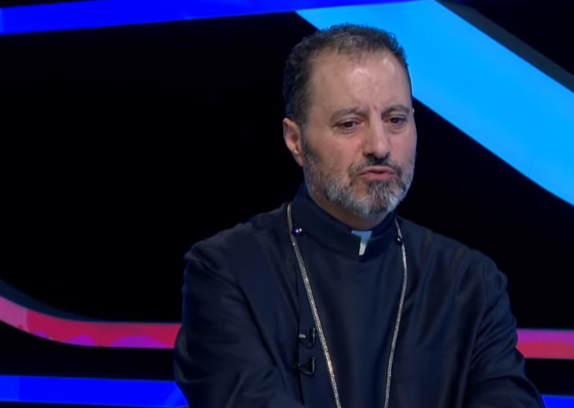 «Հ1-ի եթերում իրեն սրբի տեղ դրած, կառավարությունում էլ պաշտոն ստացած նախկին հոգևորականը մինչև կարգալուծությունը իրենից տարիքով մեծ կնոջ հետ է ապրել». Նոր մանրամասներ Նշան Հովհաննիսյանի մասին
