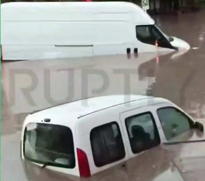 Наводнение в Анкаре: дома оказались под водой (видео)