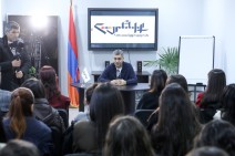 «Вы — опора будущего Армении»: Артур Ванецян встретился с молодёжью в Ванадзоре