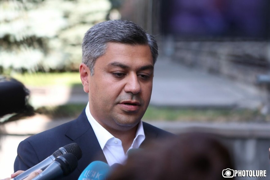 Pashinyan admits NSS is persuading clergy to omit the Patriarch’s name – this constitutes a crime: Vanetsyan