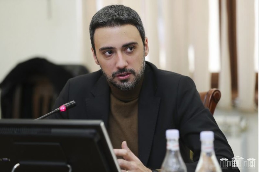 Самвел Карапетян сделал важные акценты и по вопросу гражданства — Арам Вардеванян (видео)