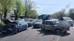Կոմիտասի պողոտայում բախվել են BMW-ն և «ՎԱԶ 2106»-ը