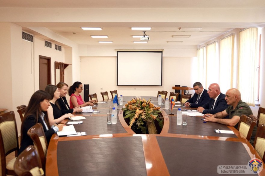 Հայաստանում Եվրամիության քաղաքացիական առաքելության ղեկավարը ՊՆ էր եկել