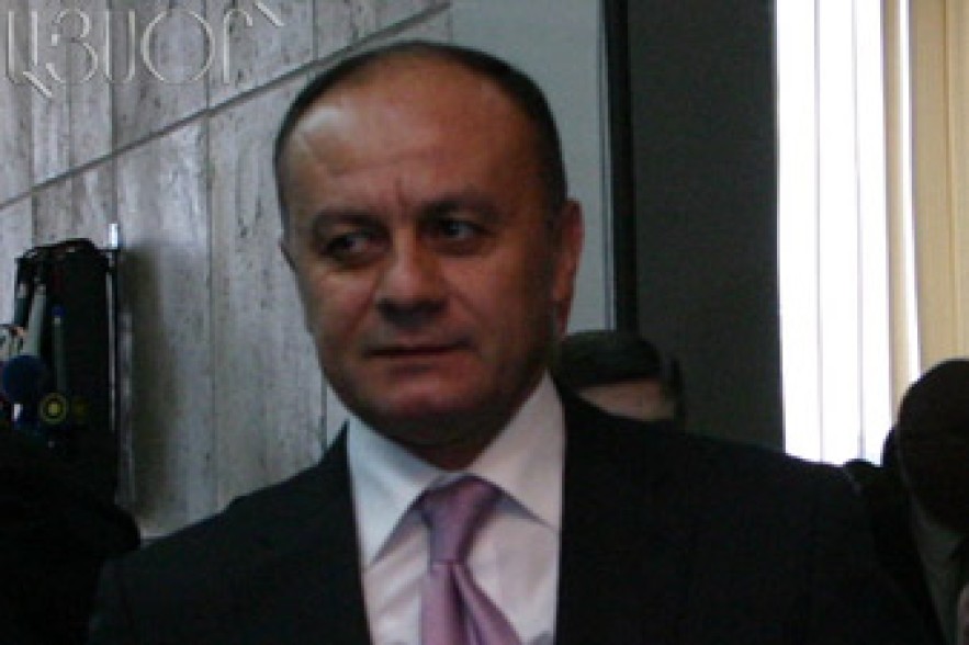 Պաշտպանության նախարարն այցելել է Եռաբլուր 