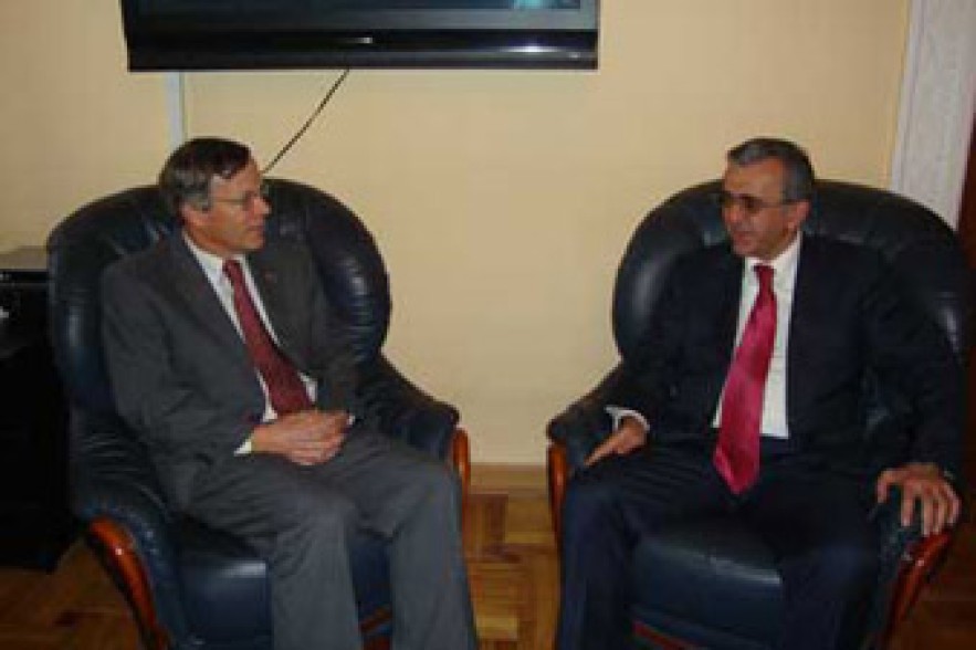 Մանուկ Վարդանյանն ընդունել է Ջոն Հեֆերնին