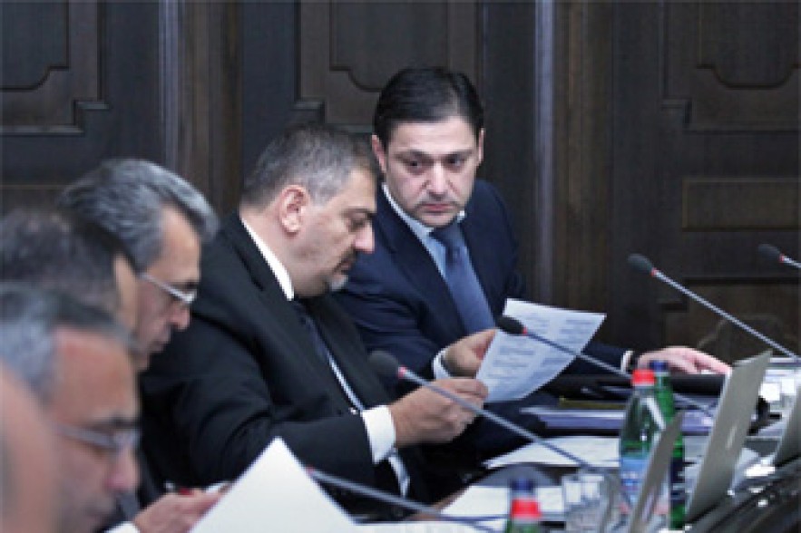 Անապահով ընտանիքներից յուրաքանչյուրին 3 շիշ ձեթ կտան