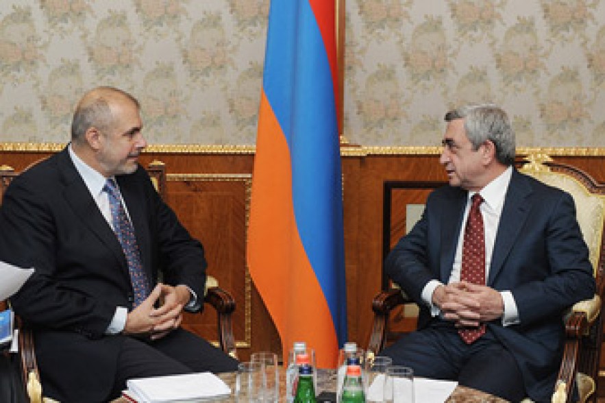 RA President receives Philippe Lefort