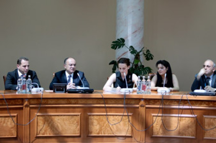 Պաշտպանության նախարարն ընդունել է սփյուռքահայ երիտասարդների