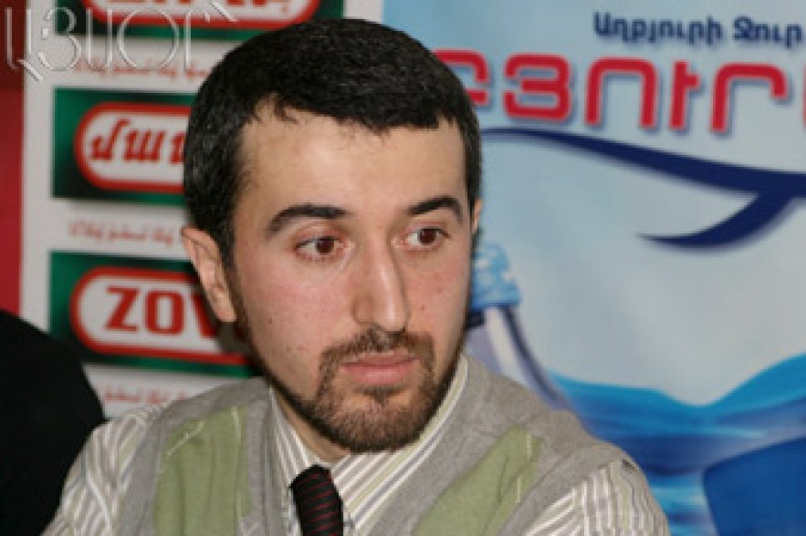 А.Хзмалян: Театр не выполняет свою миссию в обществе