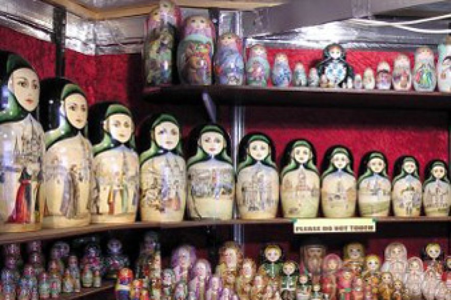 В Эстонии пьяный хулиган «избил» матрешку