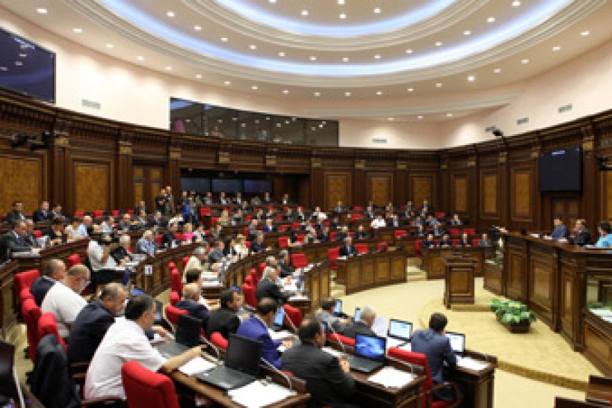 Խորհրդարանում շարունակվում է ԱԺ 5-րդ գումարման 2-րդ նստաշրջանը 