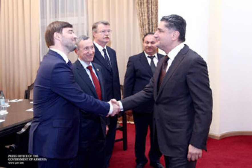 Վարչապետն ընդունել է կուսակցությունների ներկայացուցիչներին