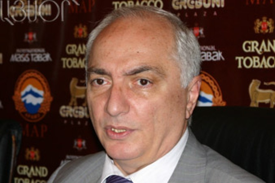 Upcoming election – triumphal march of one man 