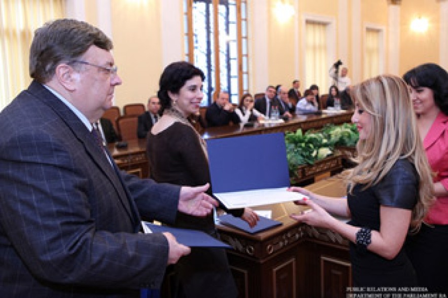 ԱԺ աշխատակիցները մրցանականեր են ստացել