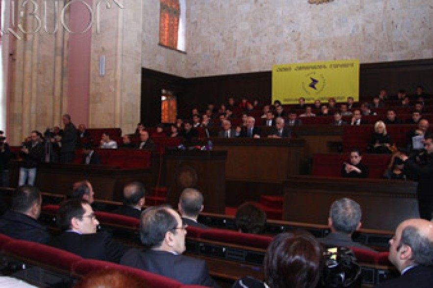 Nikol Pashinian does not attend HHSh convention 