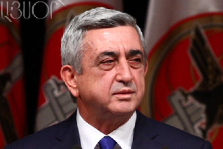 Սերժ Սարգսյանը փաստաթղթերը ներկայացրեց ԿԸՀ