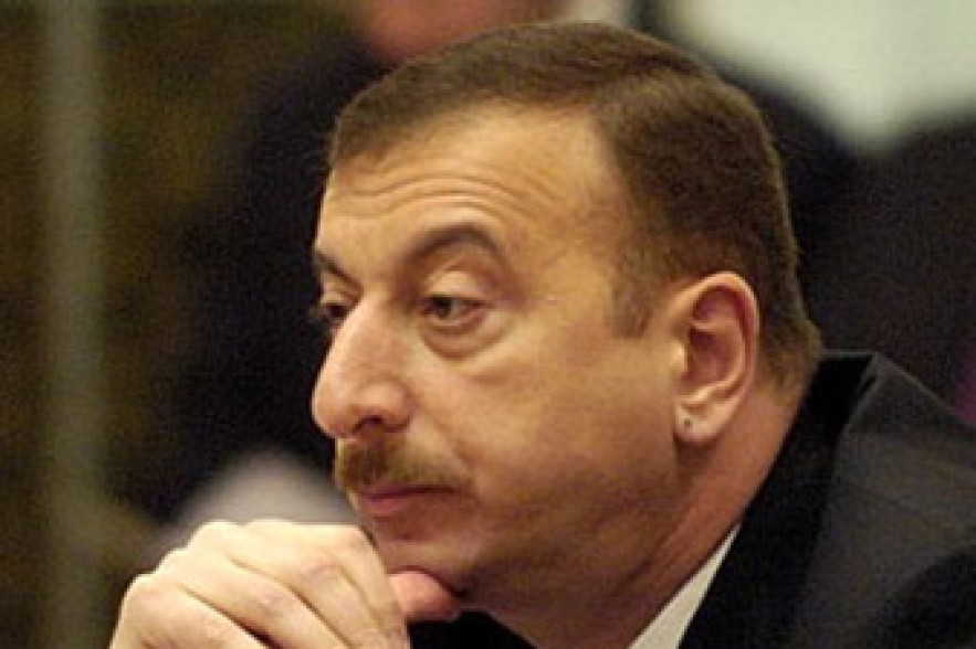Ильхам Алиев  запретил критиковать ВС