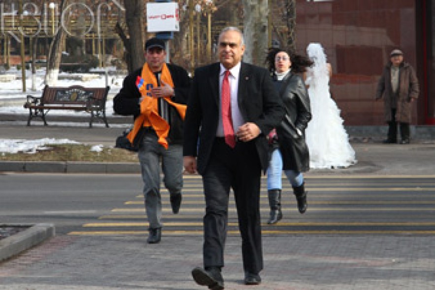 Րաֆֆի Հովհաննիսյանը Անդրիաս Ղուկասյանին այցի գնաց մետրոյով