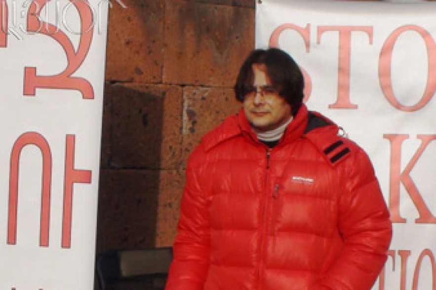 Andrias Ghukasian allows citizens to use his free halls  