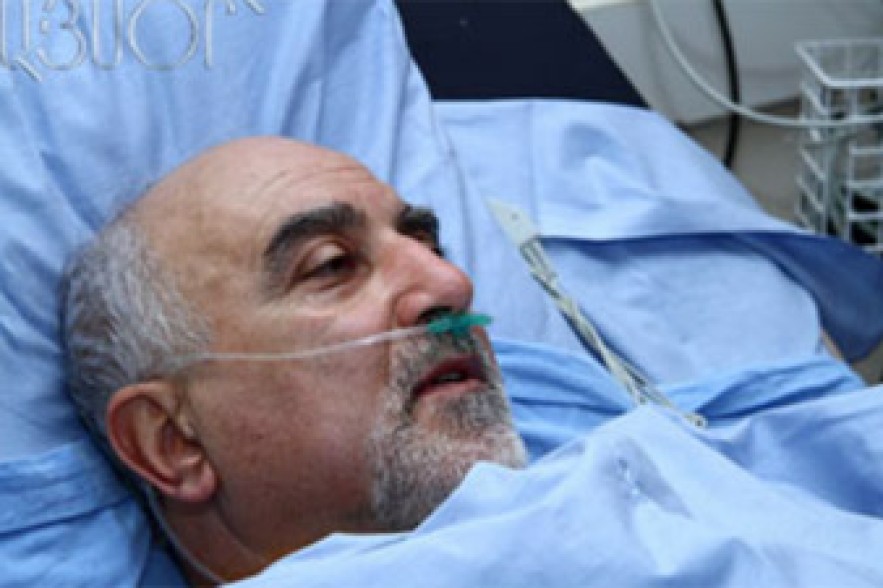 Hayrikian cannot sleep without painkillers 