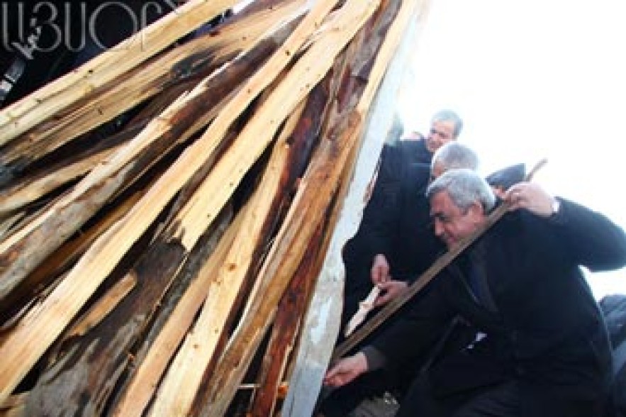 Serzh  Sargsyan lights Tyarndarach bonfire in Gavar 