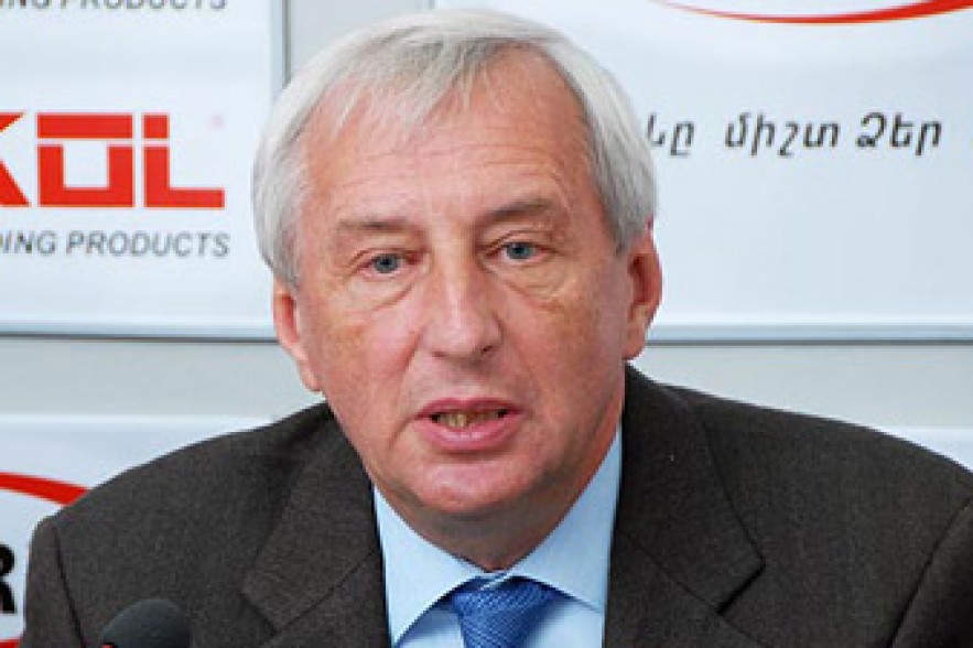 Раффи Ованнисян встретился с послом России 