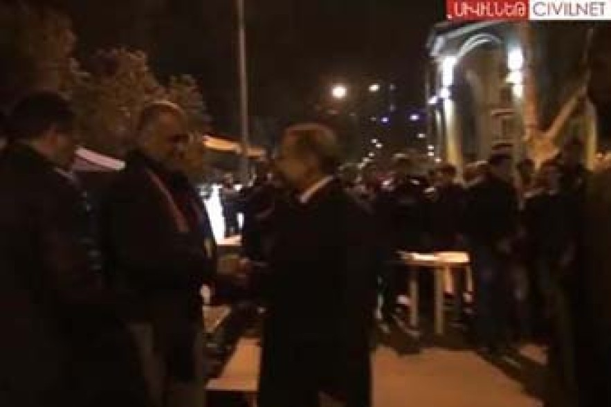 Րաֆֆի Հովհաննիսյանին է այցելել ԱԺ նախագահ Հովիկ Աբրահամյանը (Տեսանյութ)