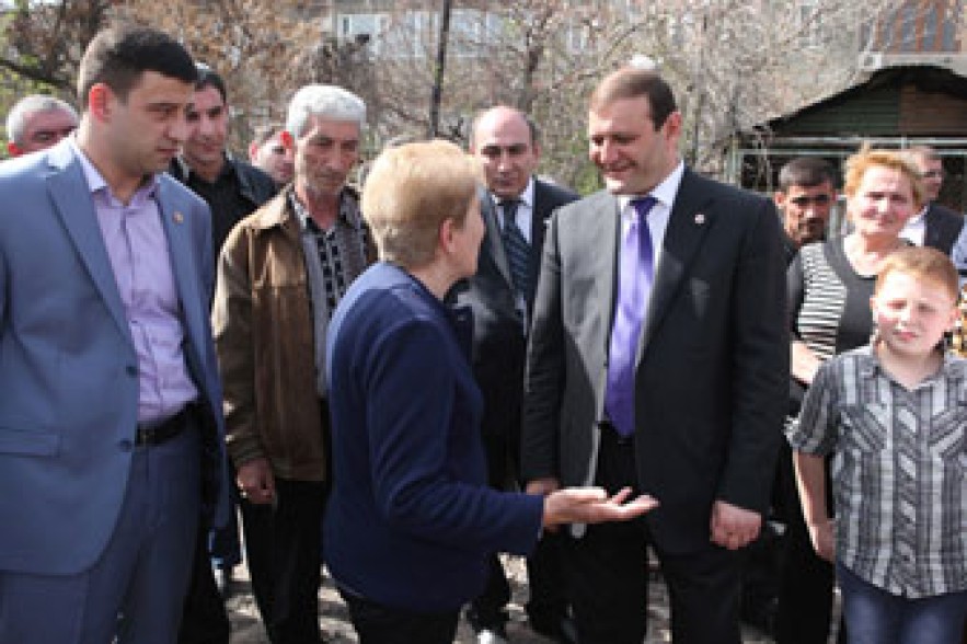 Շենգավիթի բակերում մեկնարկել են բարեկարգման նախապատրաստական աշխատանքներ