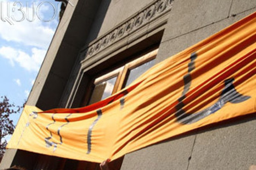 Hello Yerevan bloc condemns obstruction of election campaign 