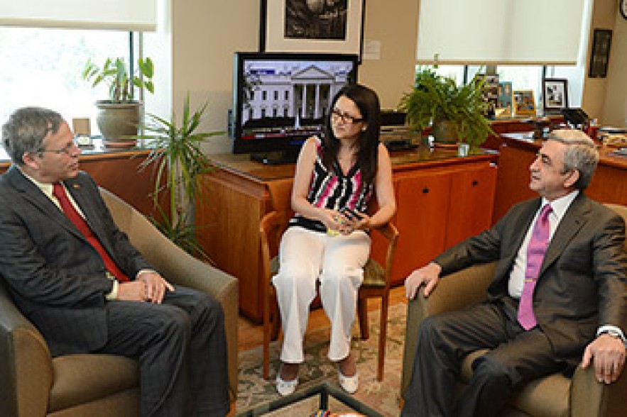 Serzh Sargsyan visits U.S. embassy on occasion of Independence Day 