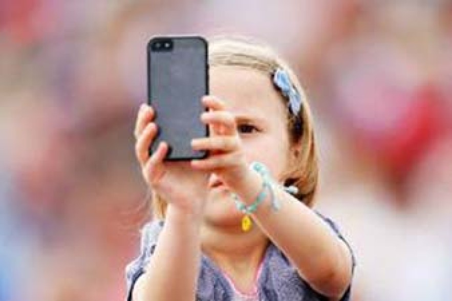 1-year-old US girl buys car using dad's smartphone