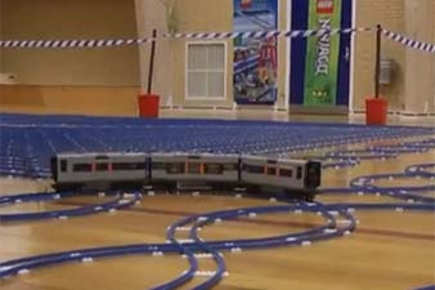 LEGO-ի սիրահարը 4 կմ երկարությամբ երկաթգիծ է կառուցել (Տեսանյութ)