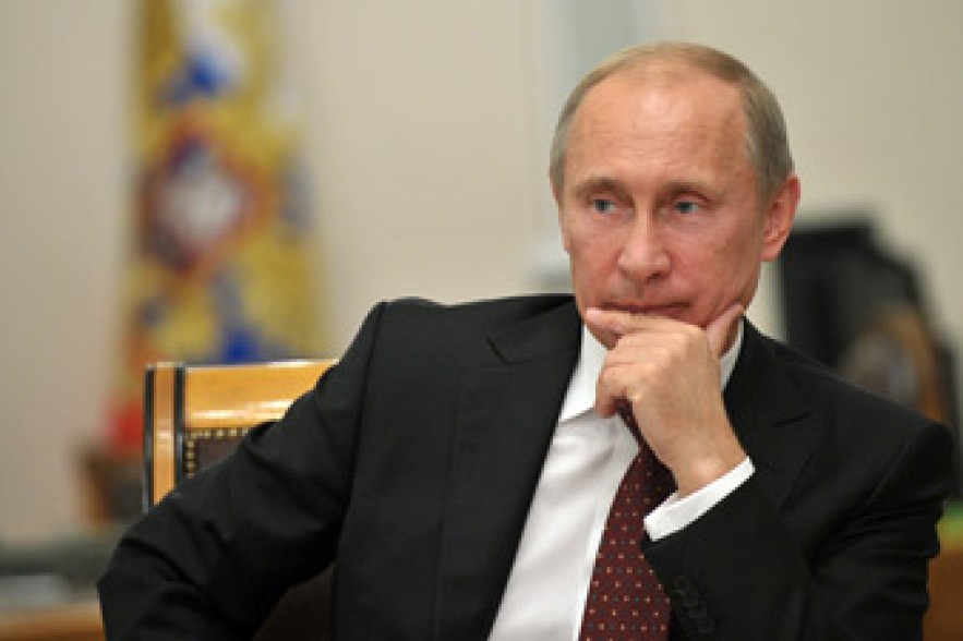 Putin accuses US of 'trapping' Snowden in Russia