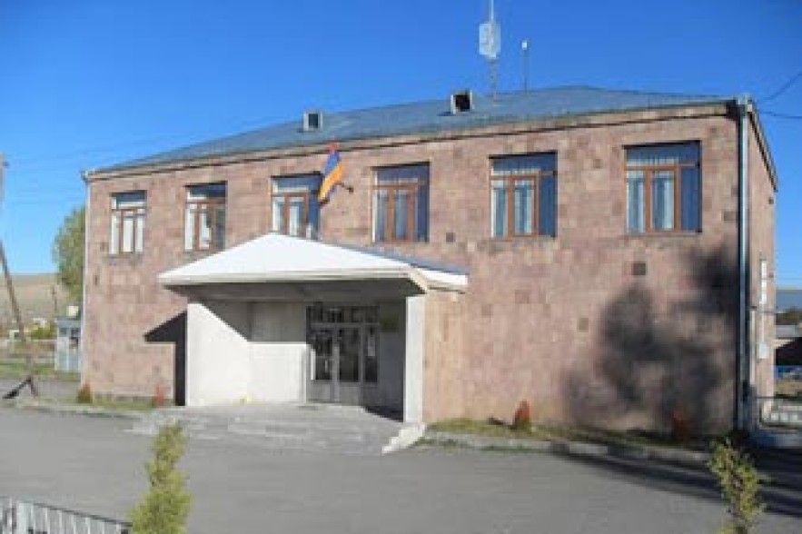 Պռոշյանի գյուղապետարանի բոլոր աշխատակիցները ազատման դիմում են գրում