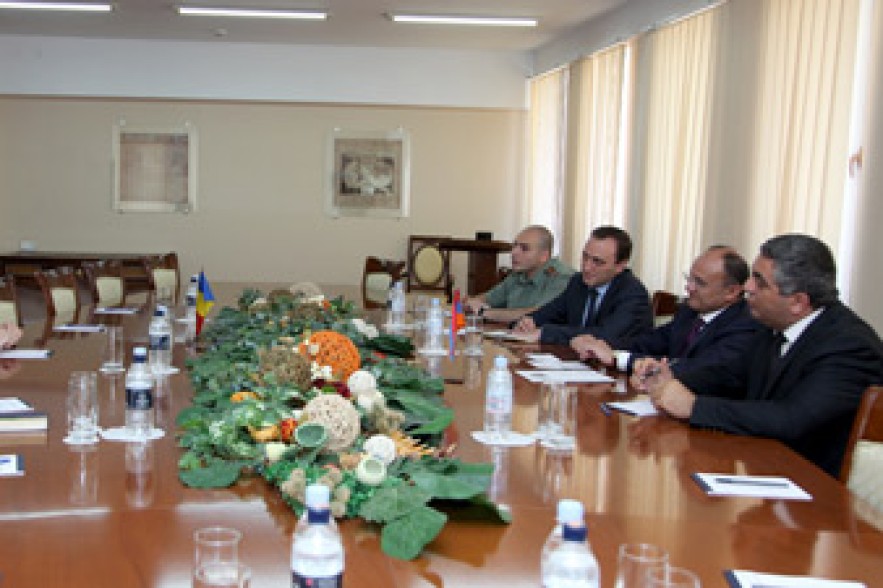 Seyran Ohanian receives Romanian ambassador 
