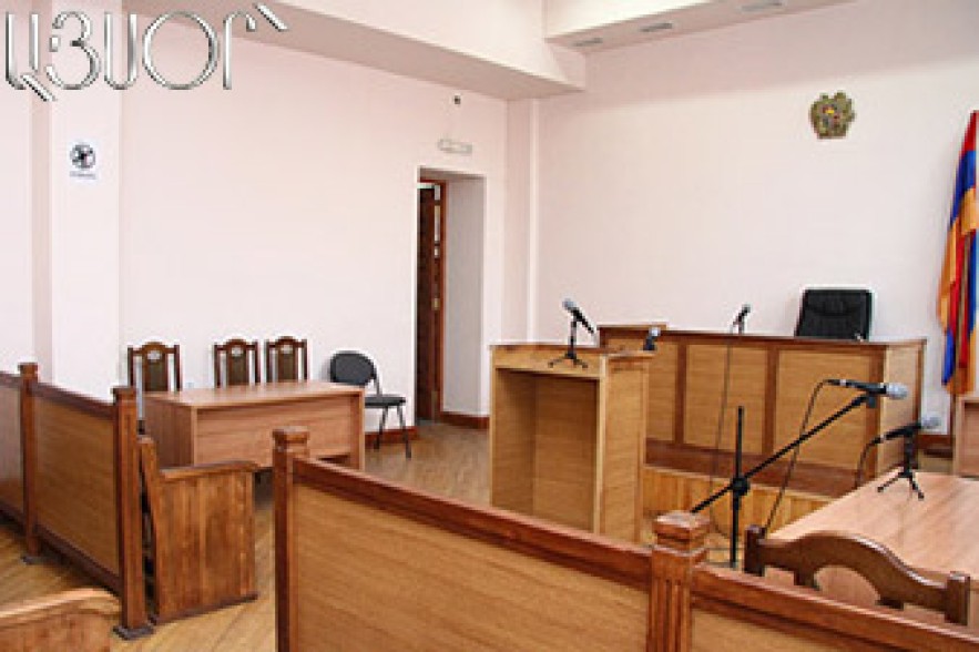 Արմեն Չախալյանը կմնա կալանքի տակ. Վահագնին դահլիճից դուրս են հրավիրել