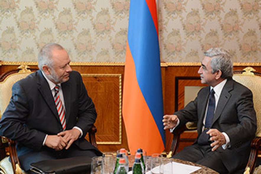 Serzh Sargsyan receives Alexander Fomin