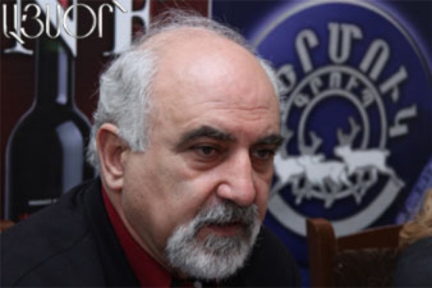Չեկիստների ժամանակն անցել է. Հայրիկյանը` ԱԱԾ նախկին ղեկավարին 