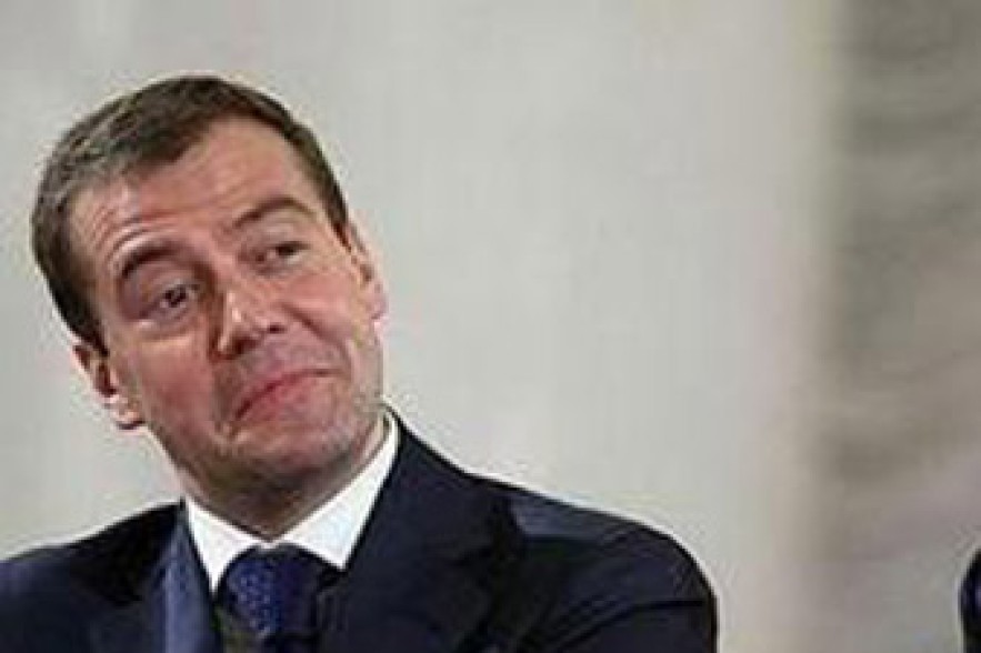 Для отставки Медведева собрали 2 миллиона подписей