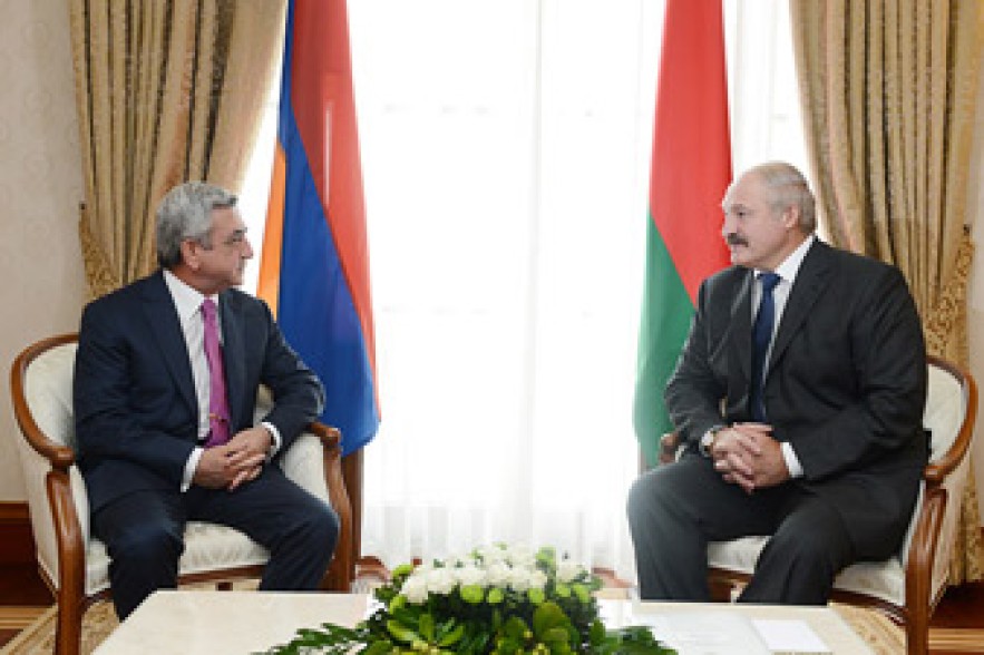 Serzh Sargsyan meets Belarusian president 