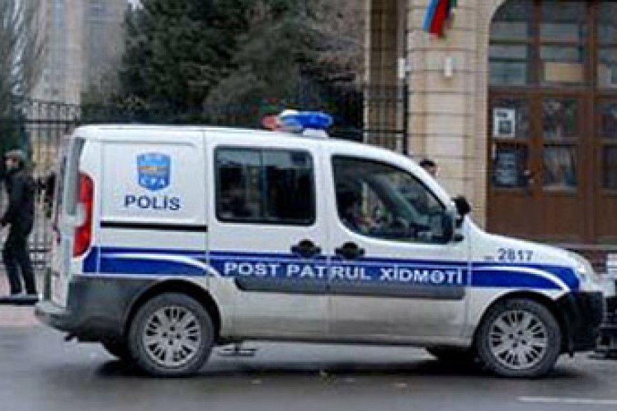 Полиция Азербайджана мешает встрече оппозиционeра с избирателями