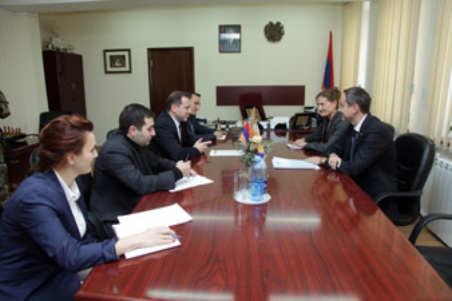 Դ. Տոնոյանը ԿԽՄԿ ներկայացուցչին կոչ է արել հաճախակի այցելել Ինջիղուլյանին