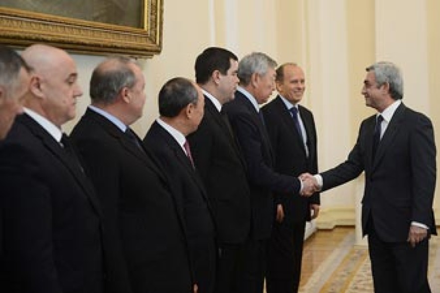 Armenian president meets delegation of CHSIS 