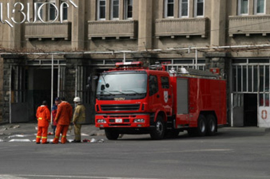 Նոր Արեշում տուն է այրվում