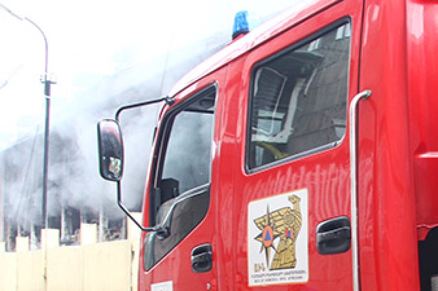 Man hospitalized after fire in Yerevan apartment building 