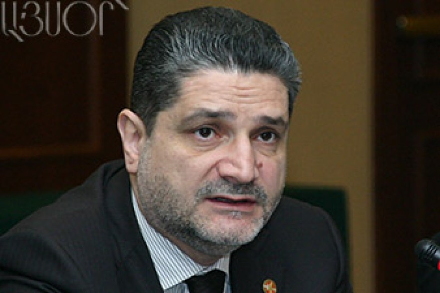 Armenian PM offers congratulations on Margvelashvili’s electoral win 