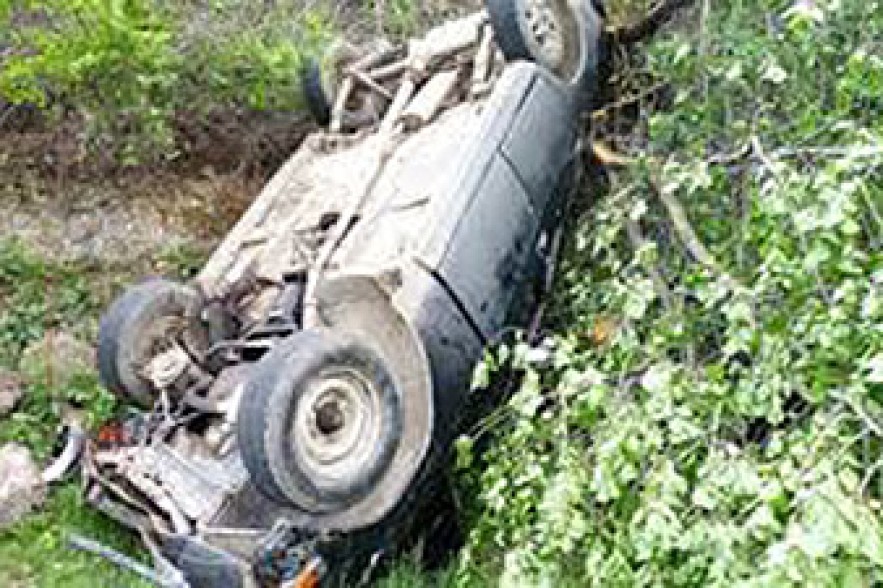 4 hospitalized after car plunges into gorge in Lori province 